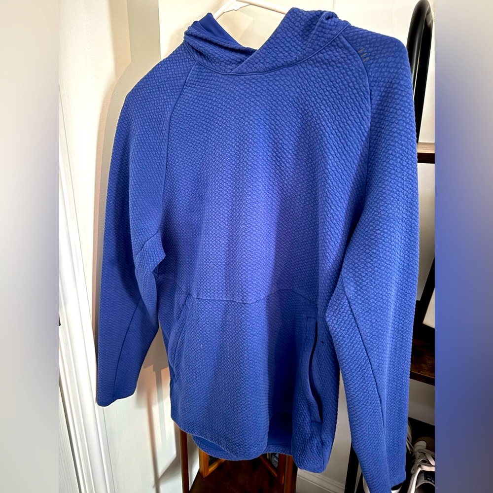 Lululemon sweatshirt